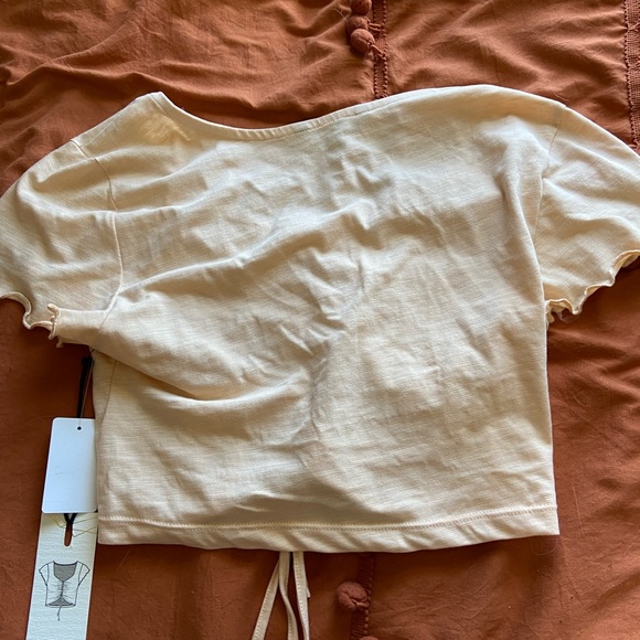 Crop top with ruched front and tie - Picture 3 of 3